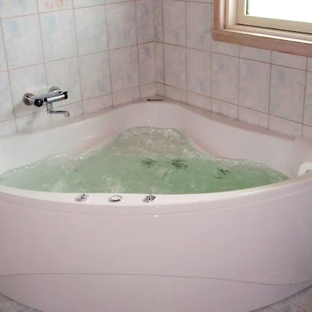 Stunning Home In Humble With Sauna Holiday home *
